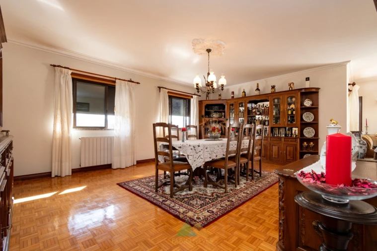 Moradia T3 para Venda em Gondoriz Foto 4