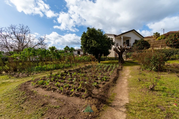 Moradia T3 para Venda em Gondoriz Foto 46