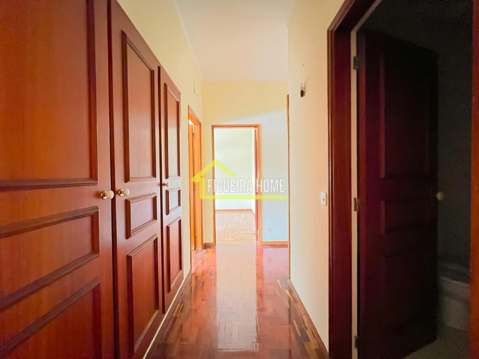 Apartamento T4 para Venda em Buarcos Foto 4