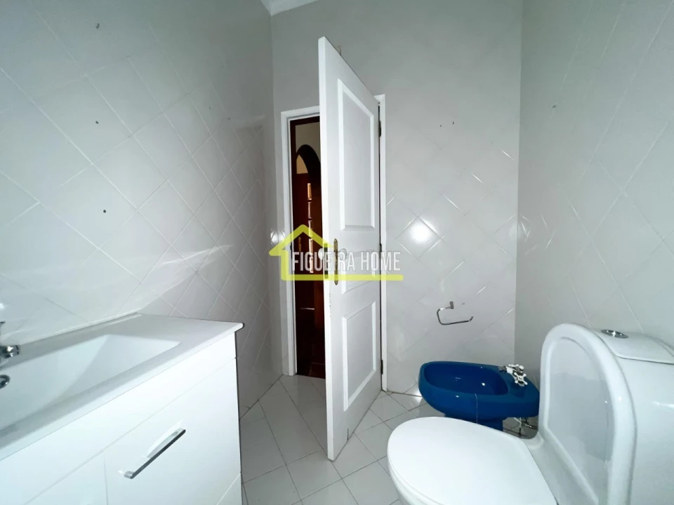 Apartamento T4 para Venda em Buarcos Foto 6