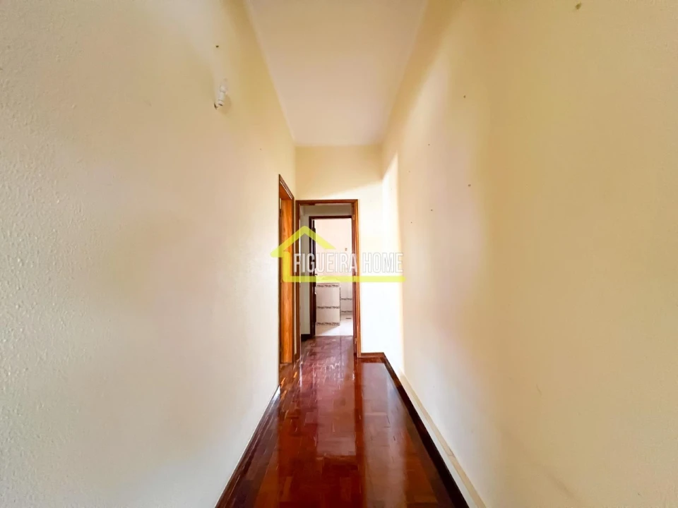 Apartamento T4 para Venda em Buarcos Foto 12