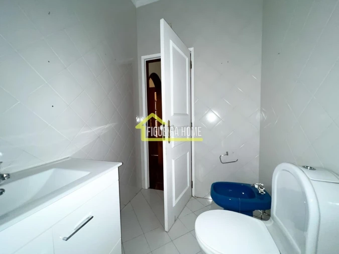 Apartamento T4 para Venda em Buarcos Foto 6