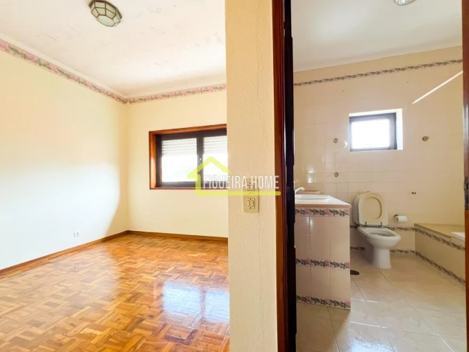 Apartamento T4 para Venda em Buarcos Foto 16