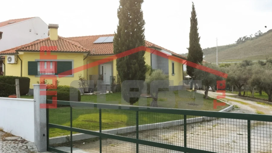 Moradia T3 para Venda em Assares e Lodões