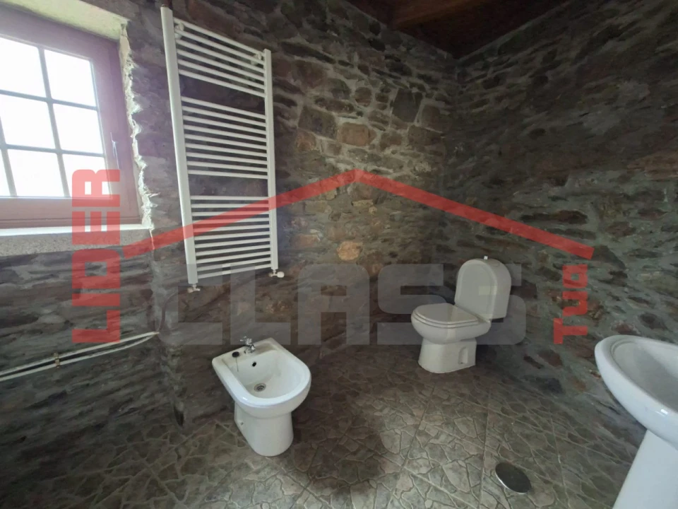 Moradia T2 para Venda em Baçal Foto 7