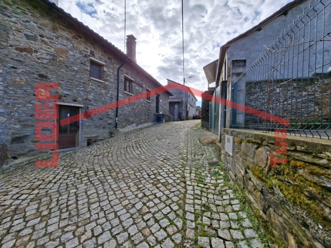 Moradia T2 para Venda em Baçal Foto 2