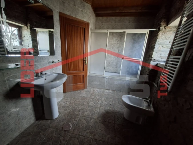 Moradia T2 para Venda em Baçal Foto 8