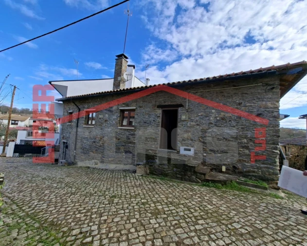 Moradia T2 para Venda em Baçal Foto 17