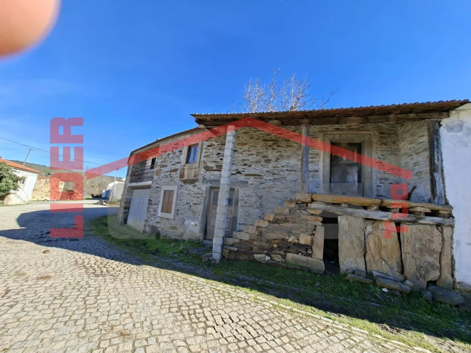 Moradia T2 para Venda em Silva e Águas Vivas Foto 2