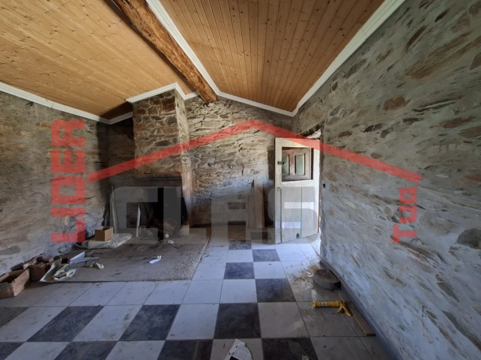 Moradia T2 para Venda em Silva e Águas Vivas Foto 5