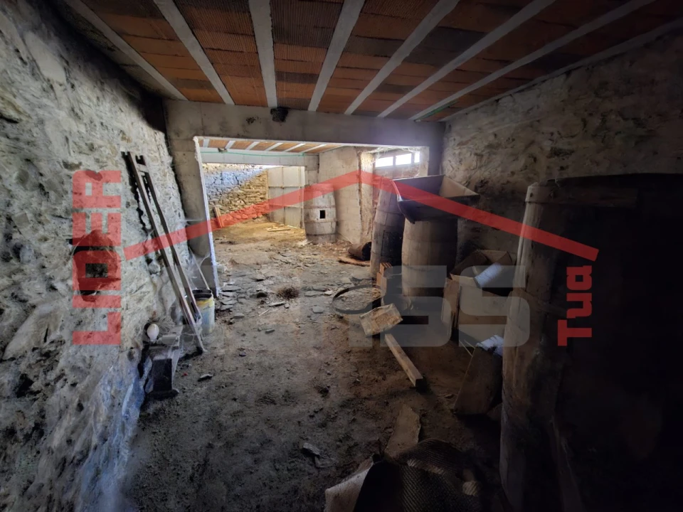 Moradia T2 para Venda em Silva e Águas Vivas Foto 8