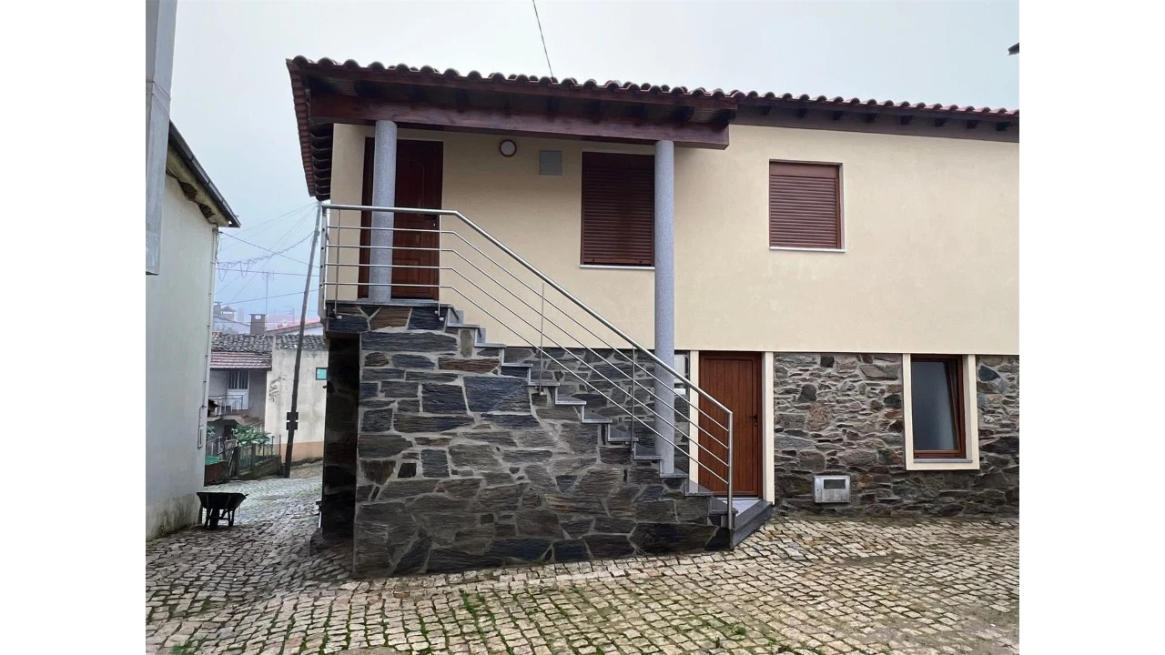 Moradia T3 para Venda em Lombo Foto 1