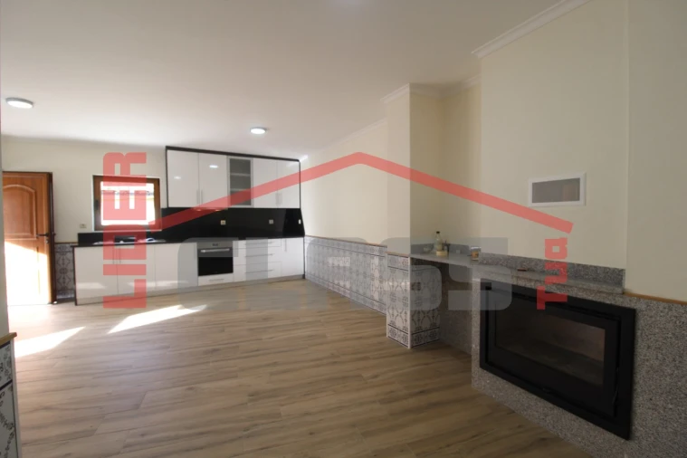 Moradia T3 para Venda em Lombo Foto 3