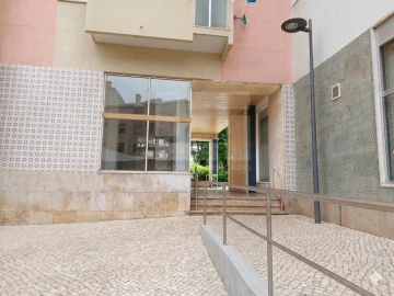 Loja para Venda em Algés, Linda-A-Velha e Cruz Quebrada-Dafundo