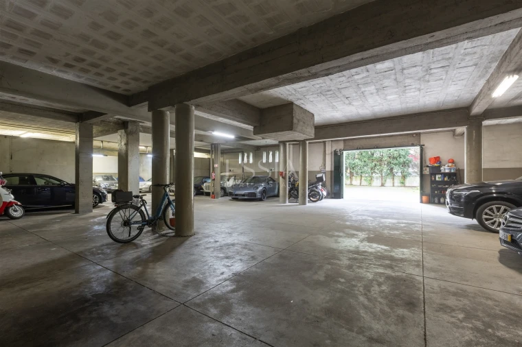 Garagem para Venda em Aldoar, Foz do Douro e Nevogilde Foto 10