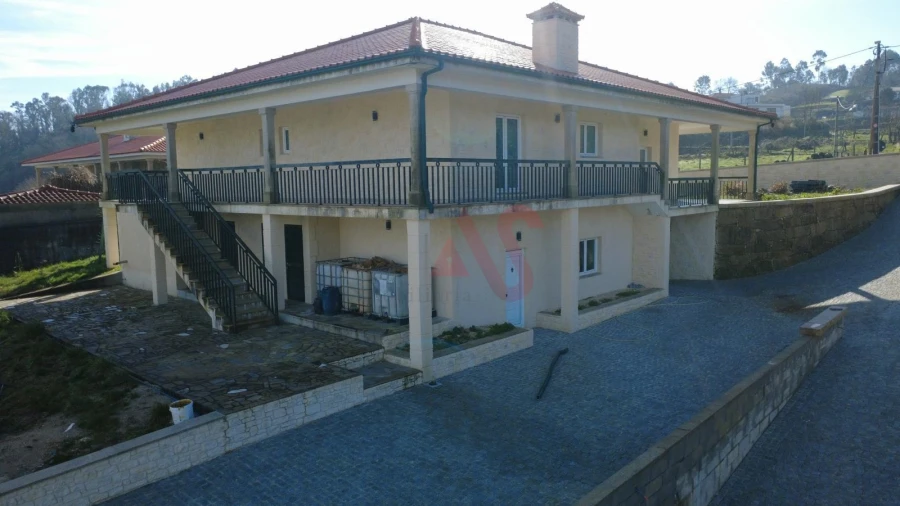 Moradia T3 para Venda em Idães Foto 8