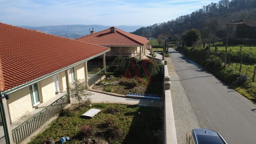 Moradia T3 para Venda em Idães Foto 7