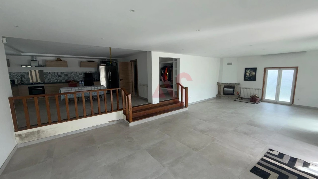 Moradia T3 para Venda em Idães Foto 11