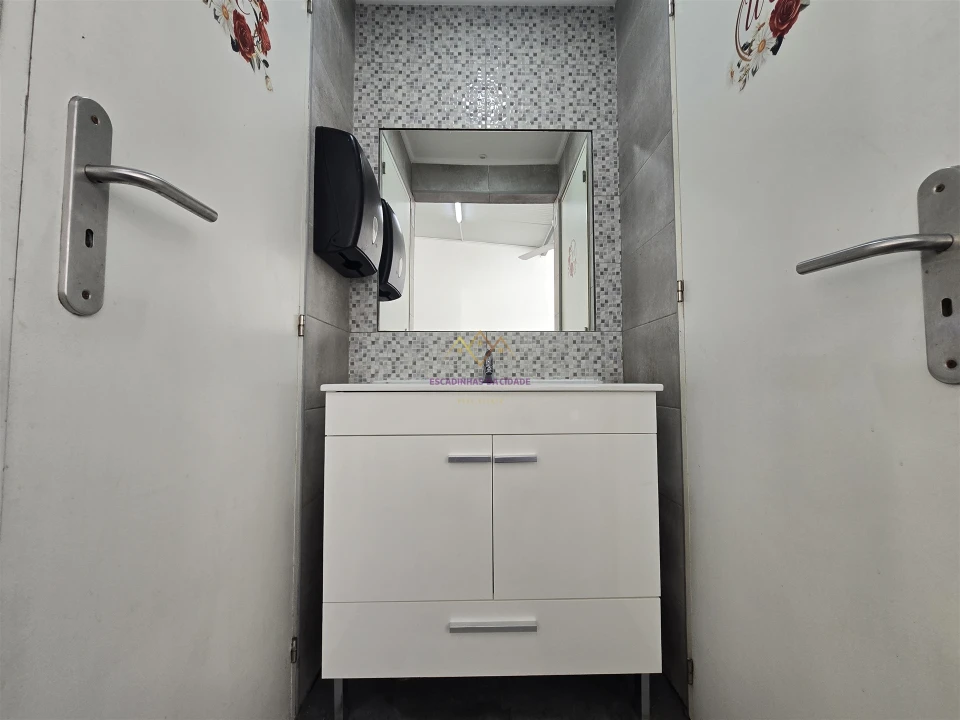 Loja para Arrendamento em Alto do Seixalinho, Santo André e Verderena Foto 22