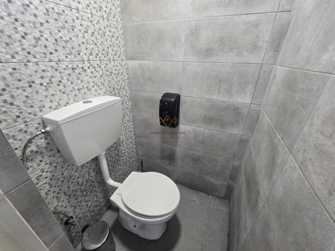 Loja para Arrendamento em Alto do Seixalinho, Santo André e Verderena Foto 23