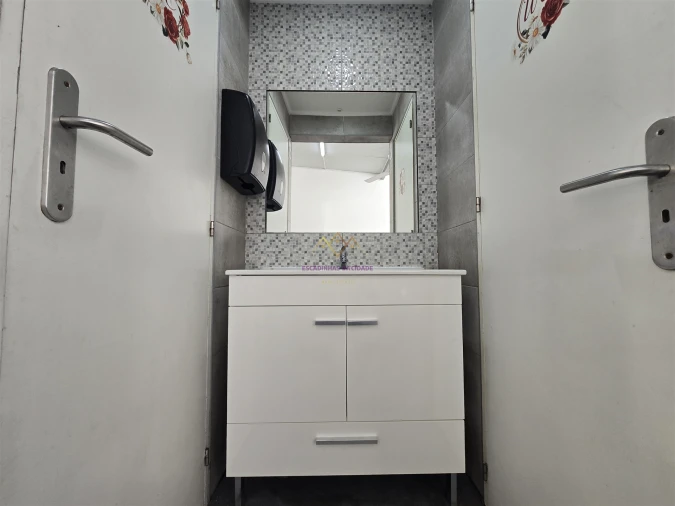 Loja para Arrendamento em Alto do Seixalinho, Santo André e Verderena Foto 22