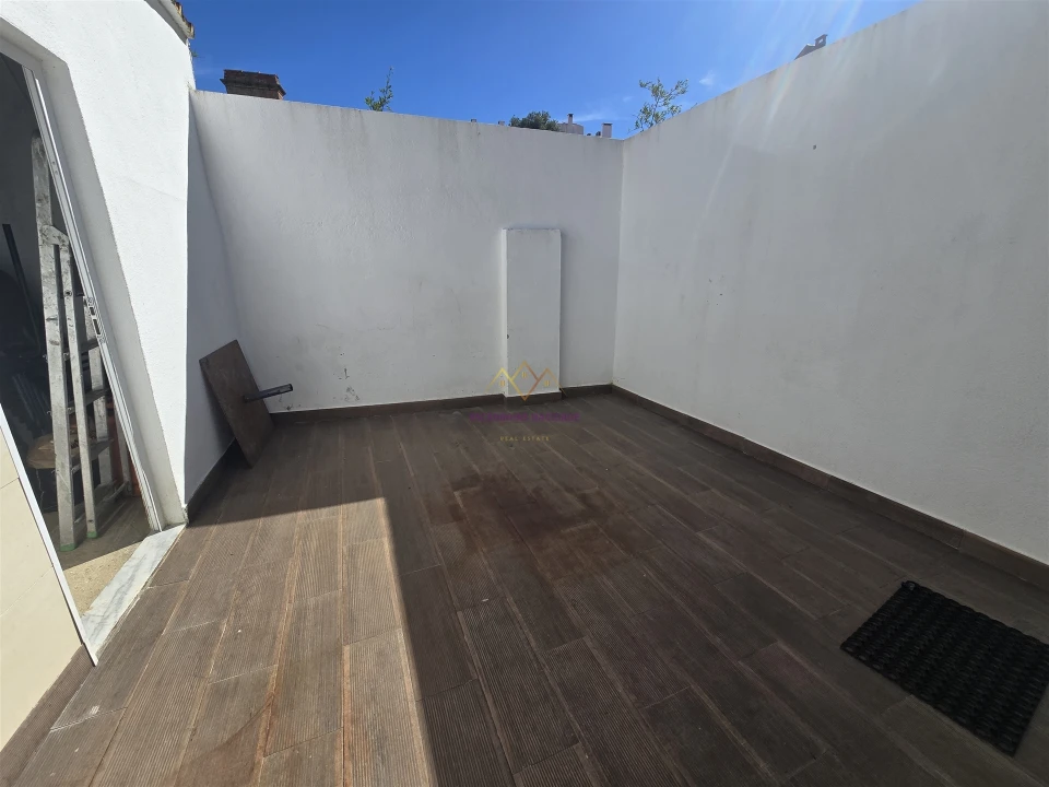 Loja para Arrendamento em Alto do Seixalinho, Santo André e Verderena Foto 2