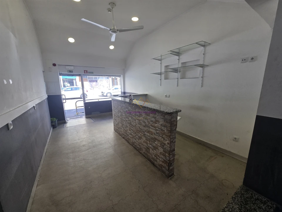Loja para Arrendamento em Alto do Seixalinho, Santo André e Verderena Foto 7