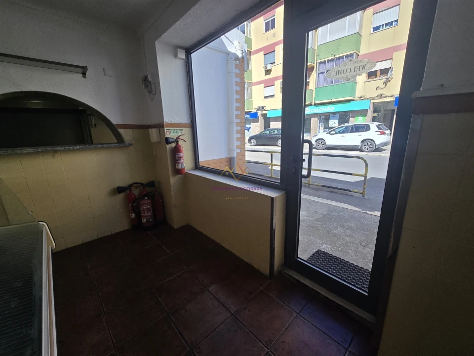 Loja para Arrendamento em Alto do Seixalinho, Santo André e Verderena Foto 18