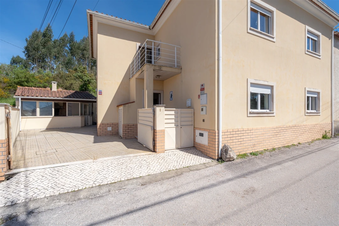 Moradia T4 para Venda em Condeixa-A-Velha e Condeixa-A-Nova Foto 1