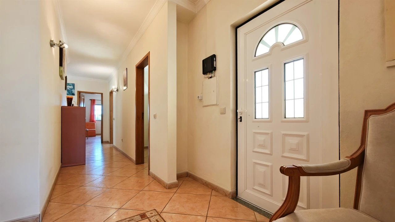 Moradia T3 para Venda em Guia Foto 4