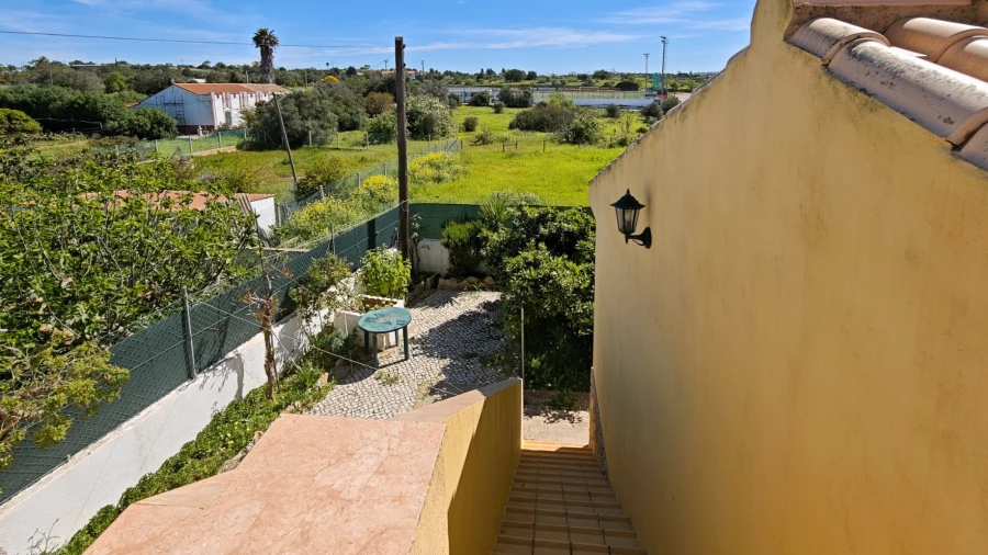 Moradia T3 para Venda em Guia Foto 41