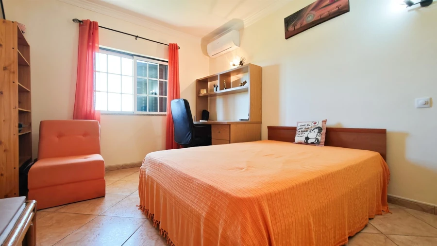 Moradia T3 para Venda em Guia Foto 15