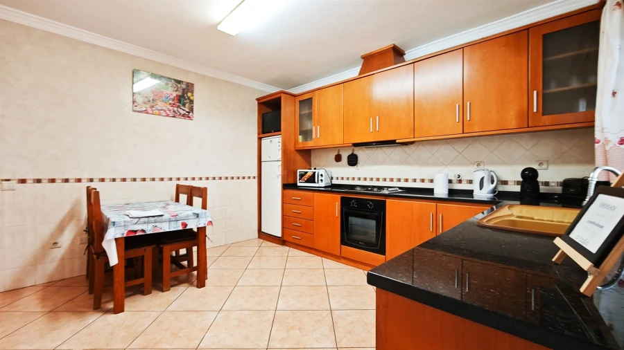 Moradia T3 para Venda em Guia Foto 9