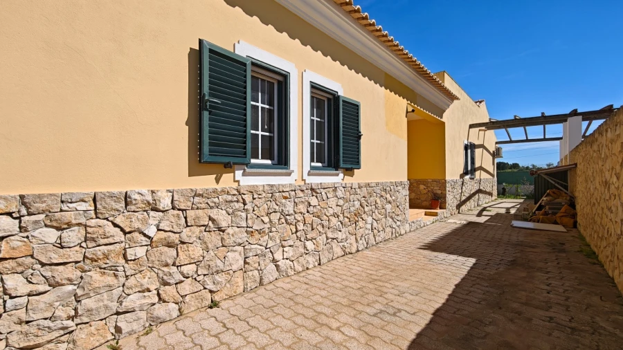 Moradia T3 para Venda em Guia Foto 29