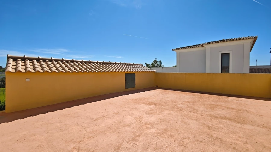 Moradia T3 para Venda em Guia Foto 37