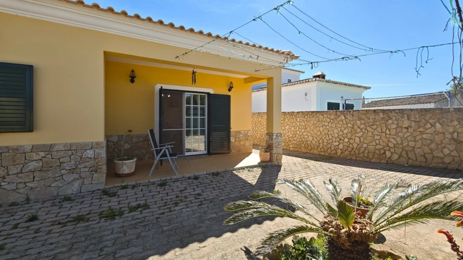 Moradia T3 para Venda em Guia Foto 27