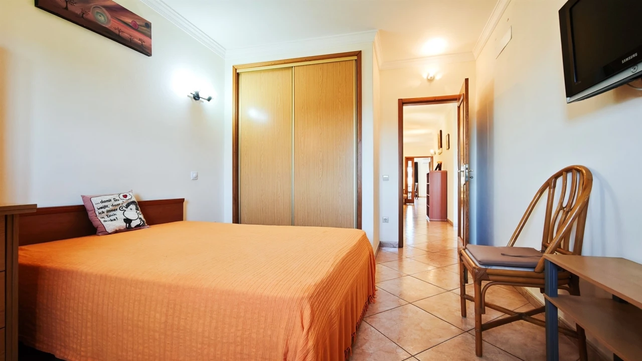 Moradia T3 para Venda em Guia Foto 16