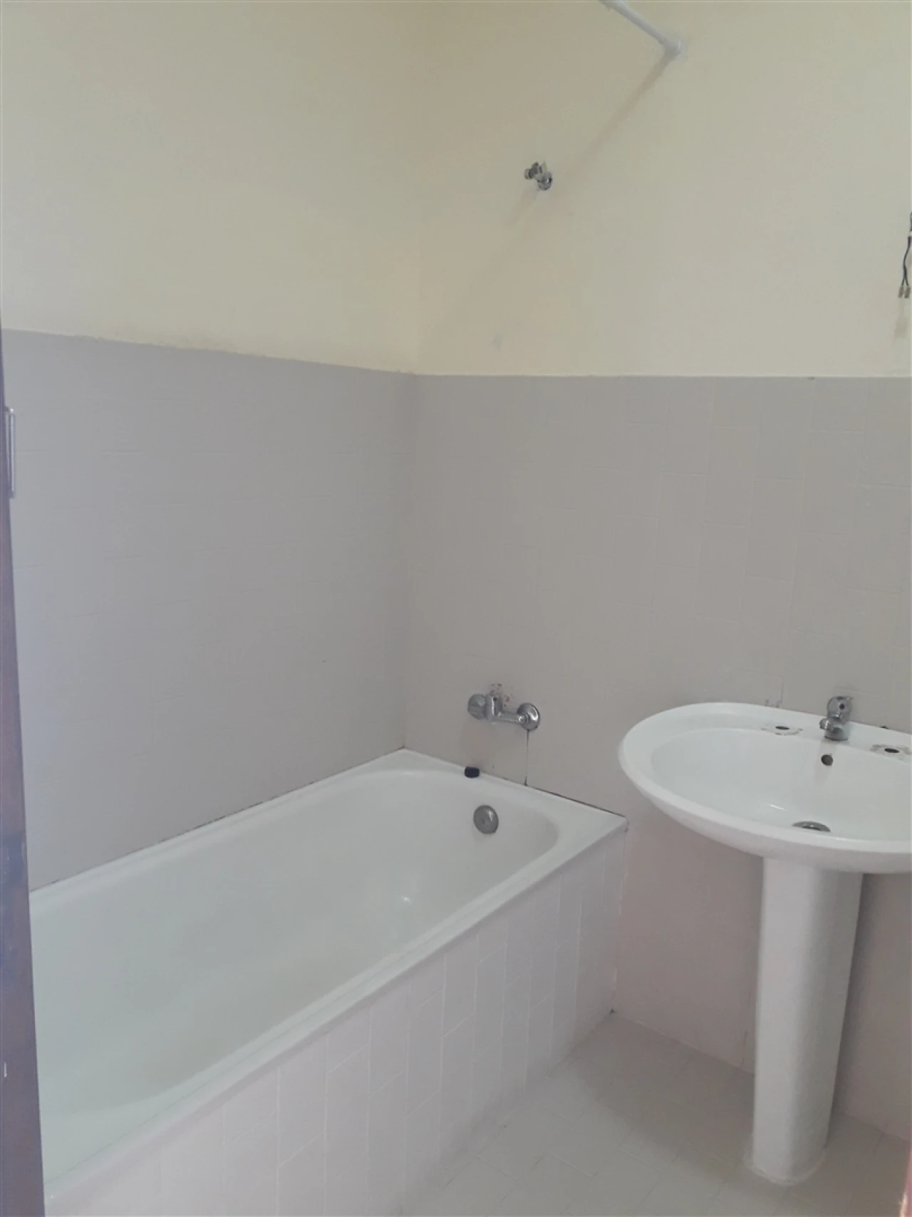 Moradia T1 para Arrendamento em Almodôvar e Graça dos Padrões Foto 15