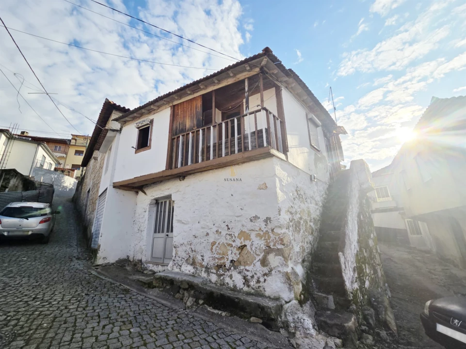 Moradia T2 para Venda em Sande Foto 13