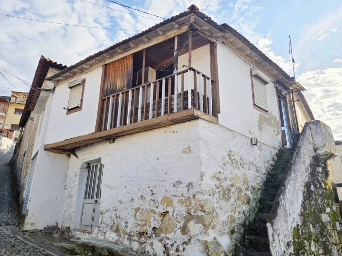 Moradia T2 para Venda em Sande Foto 1