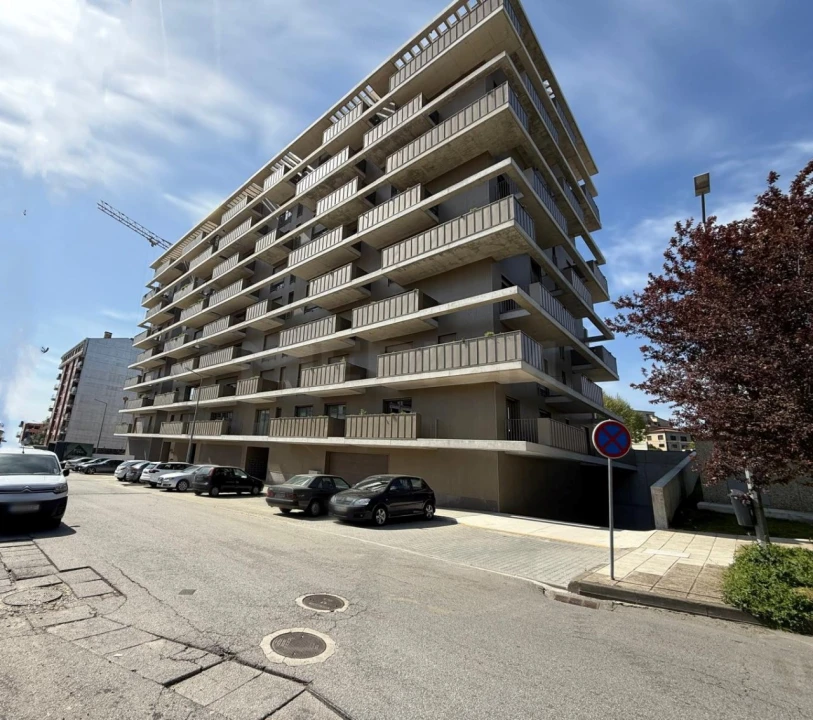 Apartamento T2 para Venda em Vila Nova de Famalicão e Calendário Foto 1