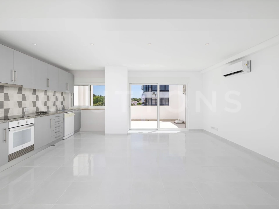 Apartamento T2 para Venda em Quarteira Foto 1
