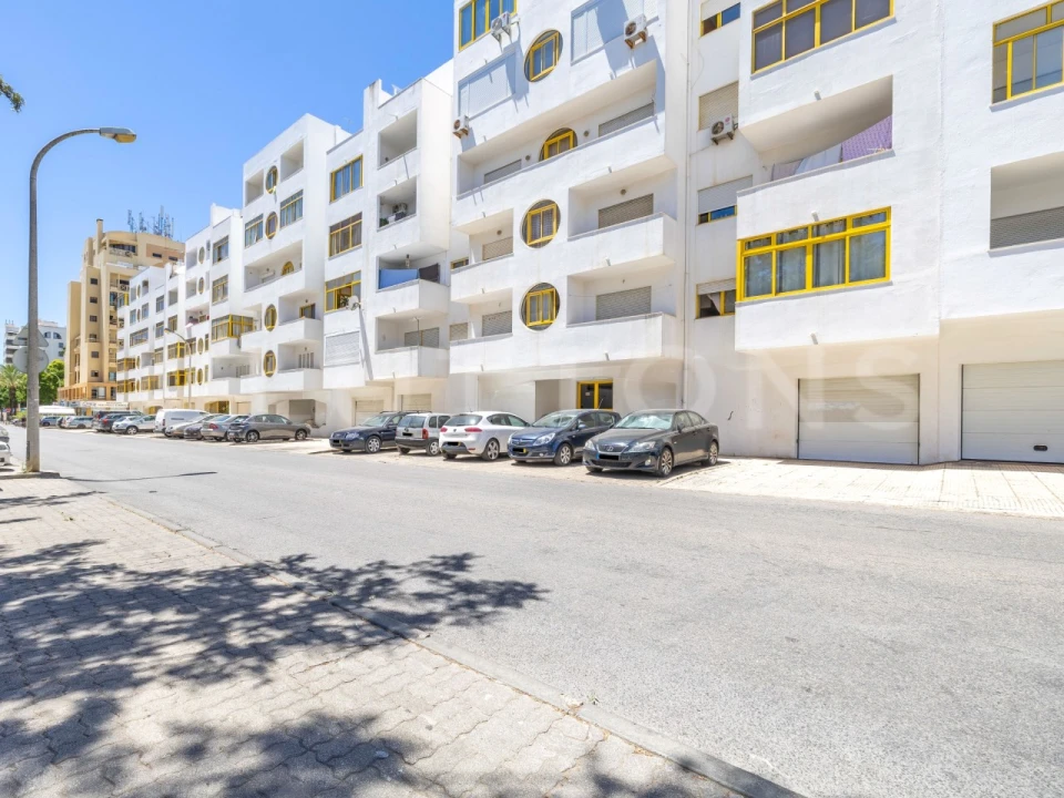 Apartamento T2 para Venda em Quarteira Foto 2