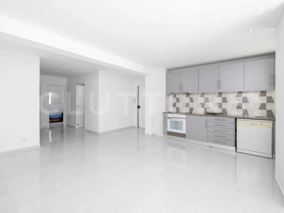 Apartamento T2 para Venda em Quarteira Foto 4