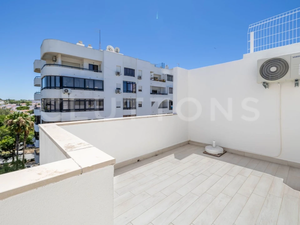Apartamento T2 para Venda em Quarteira Foto 12