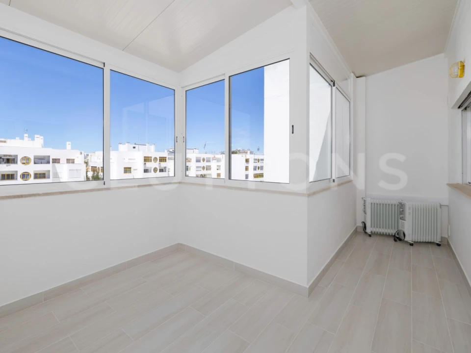 Apartamento T2 para Venda em Quarteira Foto 15