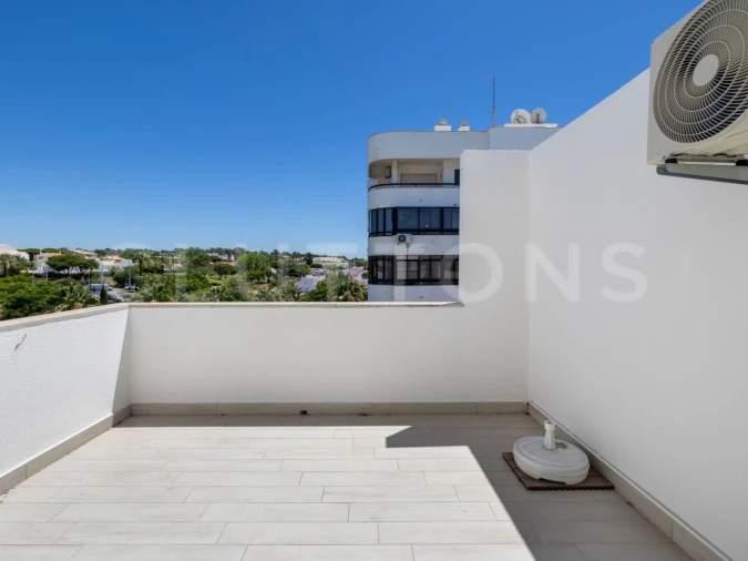 Apartamento T2 para Venda em Quarteira Foto 3
