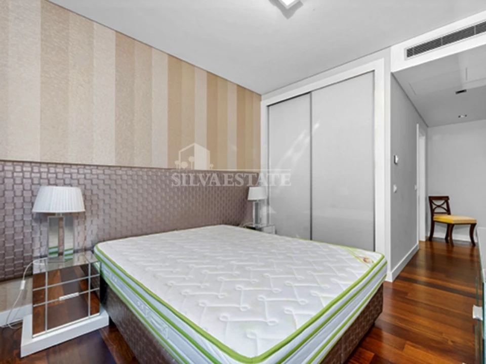 Apartamento T2 para Arrendamento em Funchal (Se) Foto 13