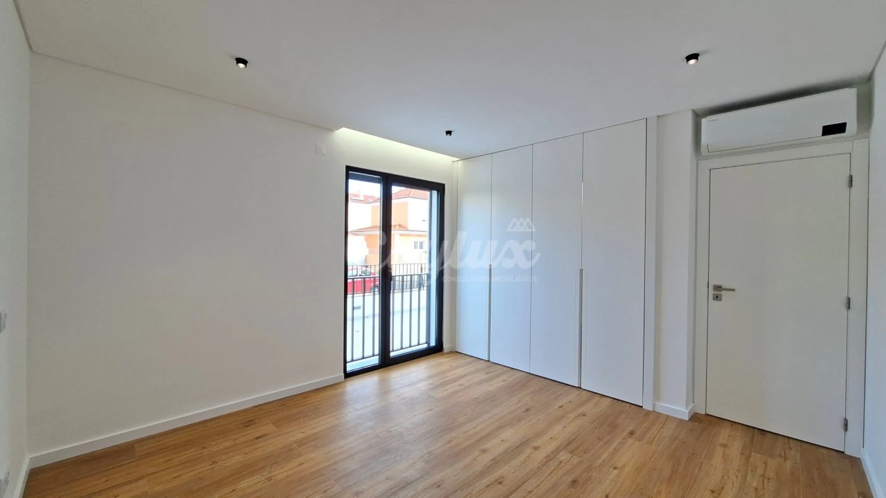 Apartamento T2 para Venda em Alcabideche Foto 14