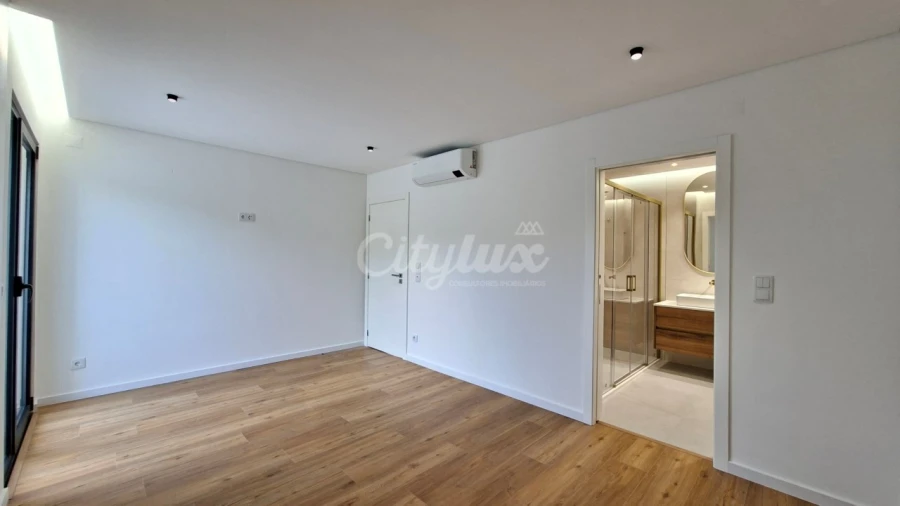 Apartamento T2 para Venda em Alcabideche Foto 9